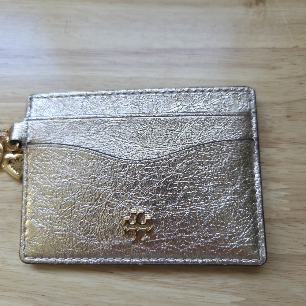 Tory Burch Metallic Gold Emerson Slim Card Case  with Charm New Without Tags - Picture 3 of 7